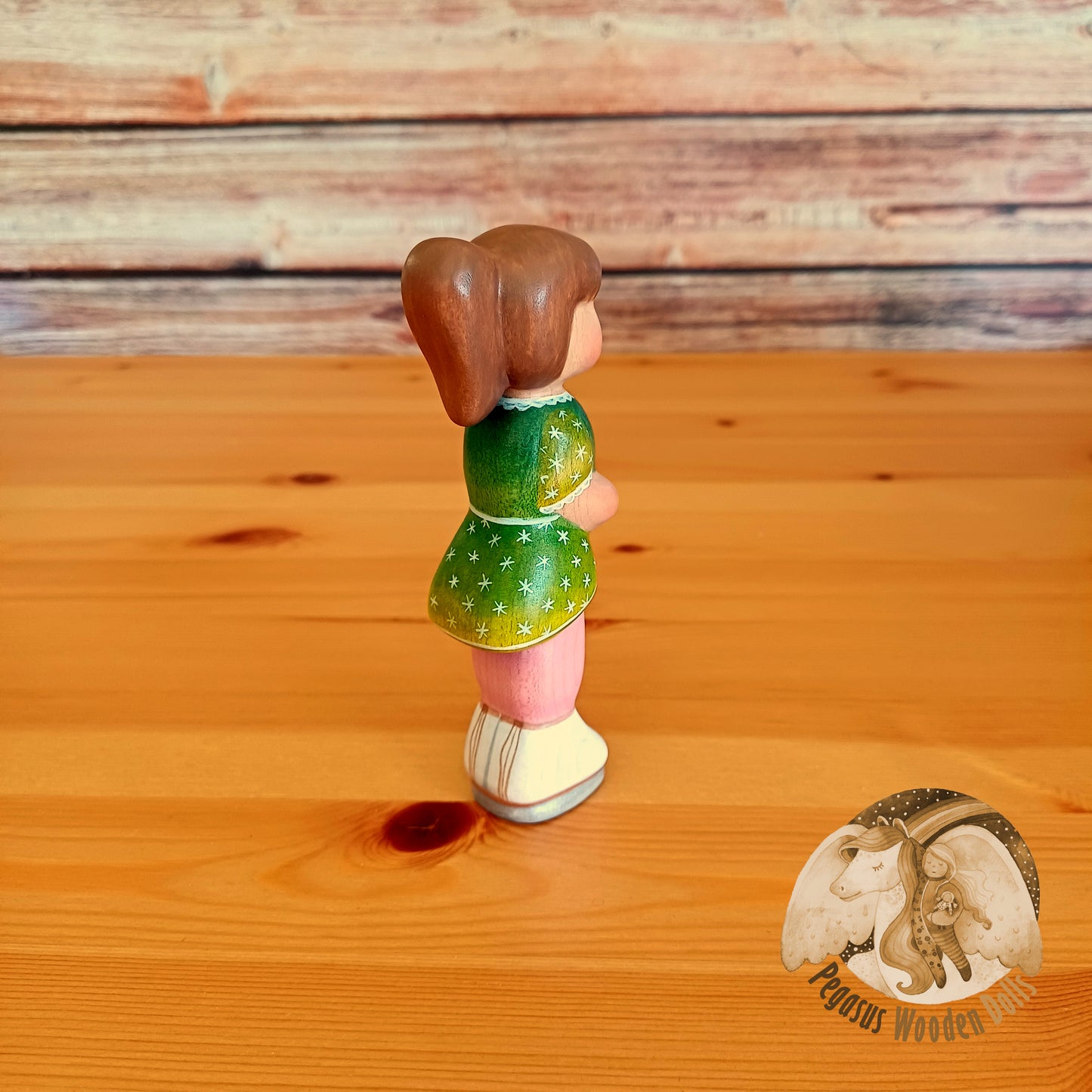 Wooden Ice skating girl