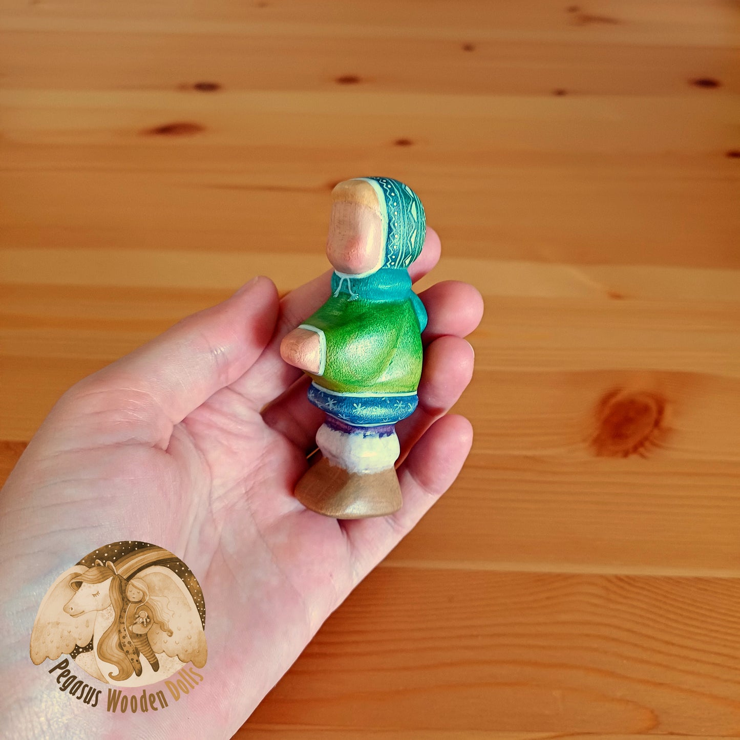 Wooden Winter child (green)